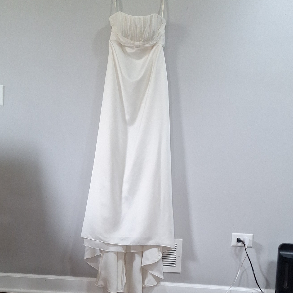 Elegant White Strapless Gown